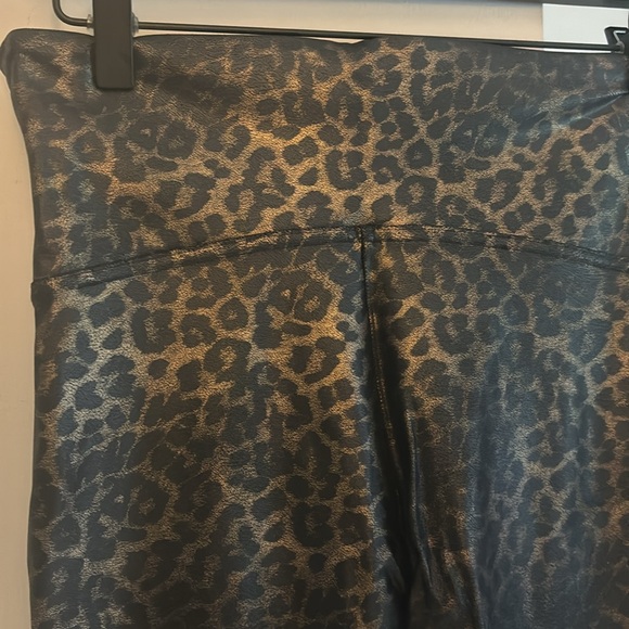 Spanx leopard print metallic legging - Picture 5 of 6
